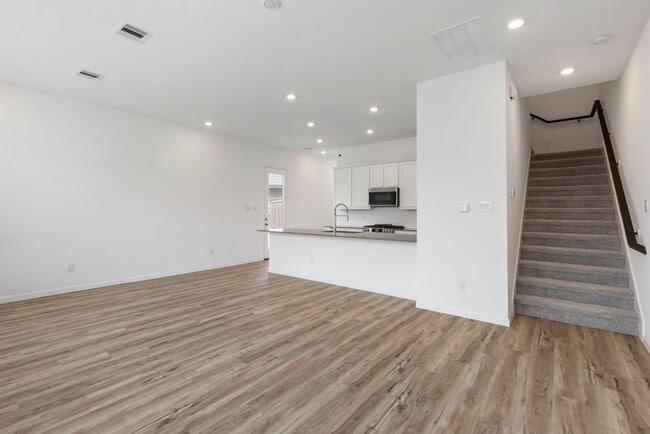 Building Photo - 21118 Rio San Jose Ct
