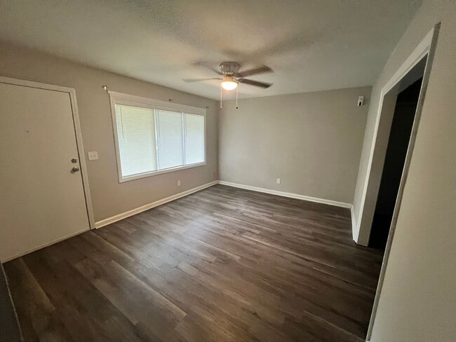 Building Photo - New to the Market!