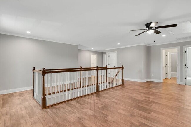 Building Photo - Beautiful Rental in The Highlands – Spacio...