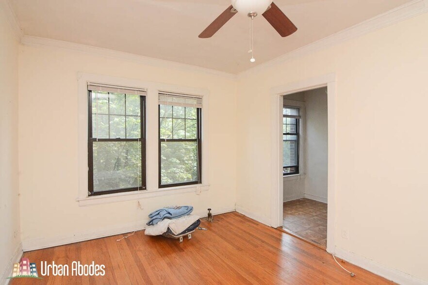 Building Photo - 3009 N Racine Ave