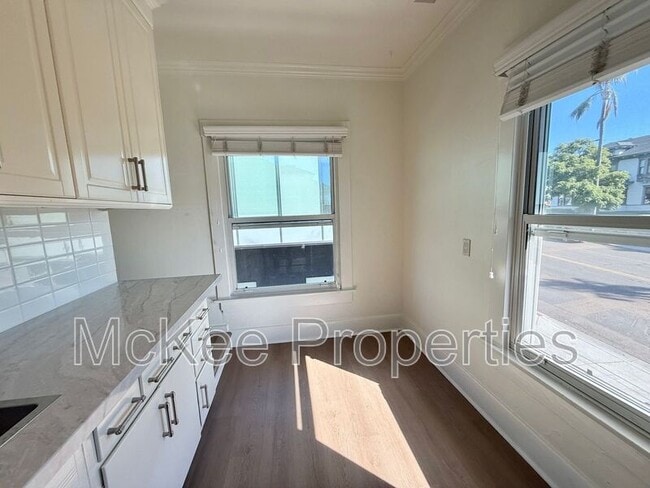 Building Photo - 2144 1/2 First Avenue