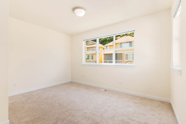 Building Photo - 516 Lingering Pine Dr NW