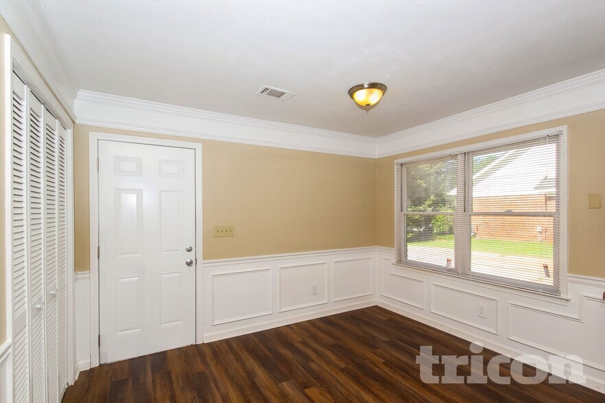 Building Photo - 350 Bridgewood Dr SE