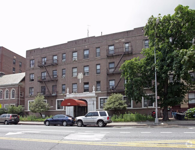 Building Photo - Mayflower Court