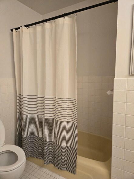 Building Photo - 684 S Indiana Ave