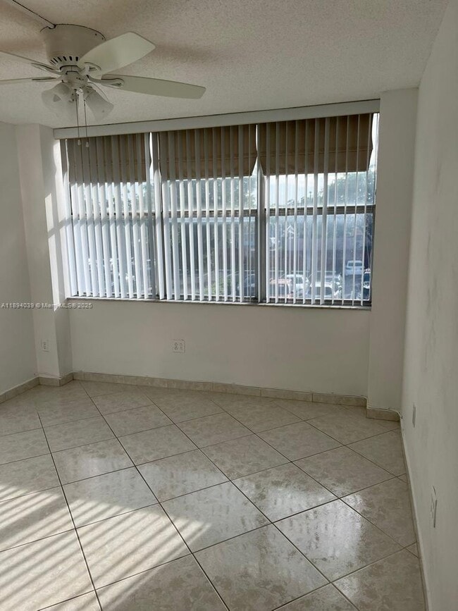 Building Photo - 1200 NE Miami Gardens Dr