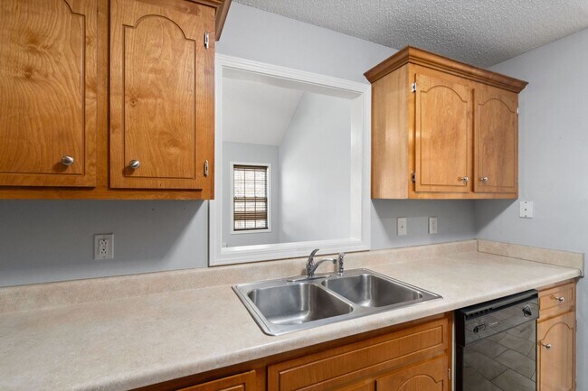 Building Photo - 3832 Cannondale Dr