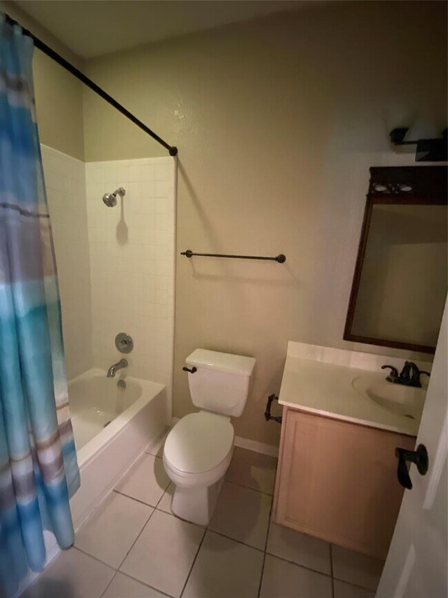 Building Photo - 1404 Terra St