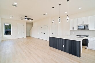 Building Photo - 3212 Retta St