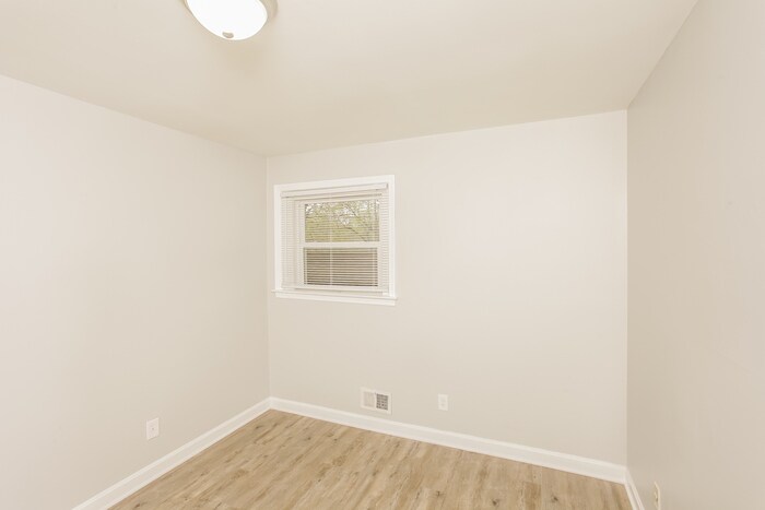 Building Photo - 448 Pitney Rd