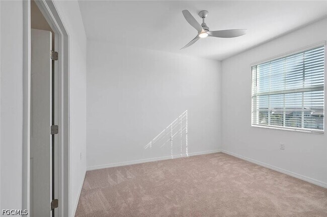 Building Photo - 43040 Greenway Blvd