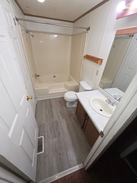 Building Photo - 4721 Marshall Ct