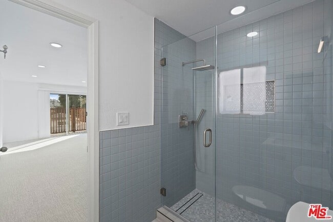 Building Photo - 122 Buccaneer St