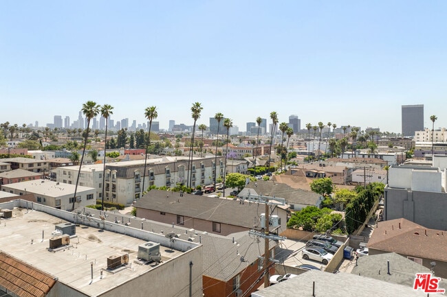 Building Photo - 158 Mariposa Ave
