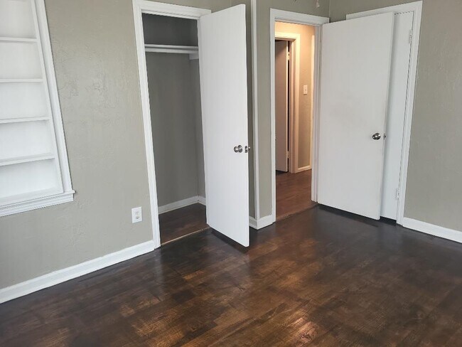 Building Photo - 2206 NW 19th St