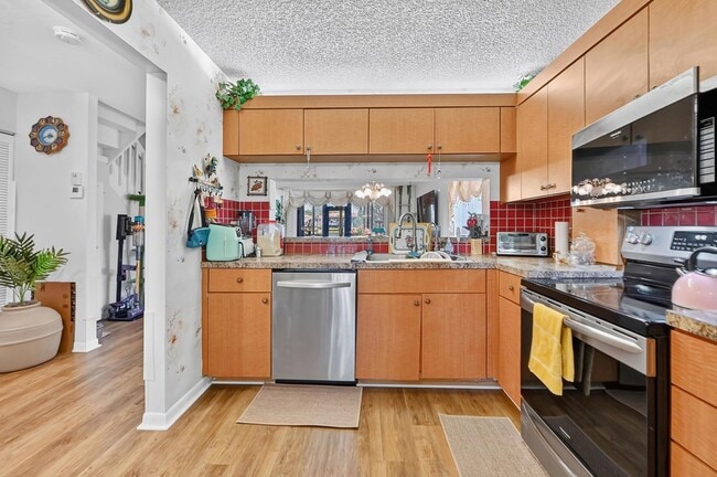 Building Photo - 4587 Carambola Cir S