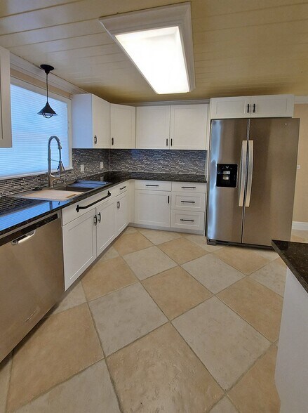 Building Photo - 344 Vesta Cir