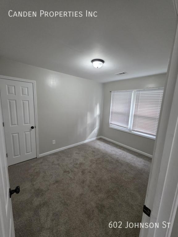 Building Photo - 602 Johnson St