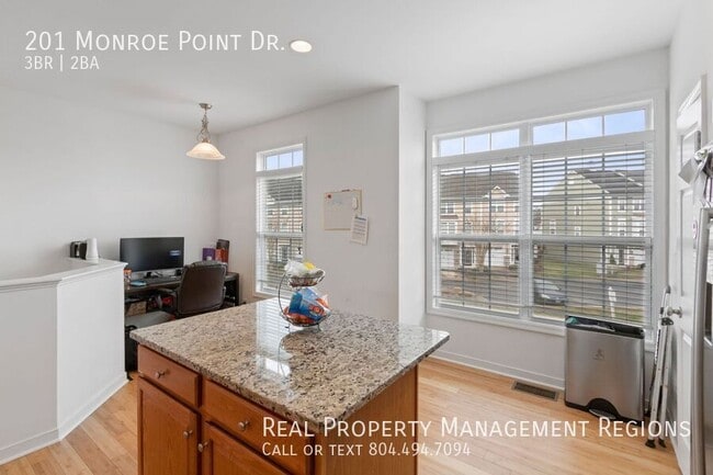 Building Photo - 201 Monroe Point Dr