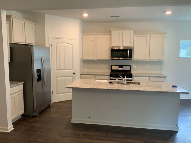 Building Photo - Coming Soon.   Springville’s Archers Cove 4BR /3BA/ 3 car garage 1 level