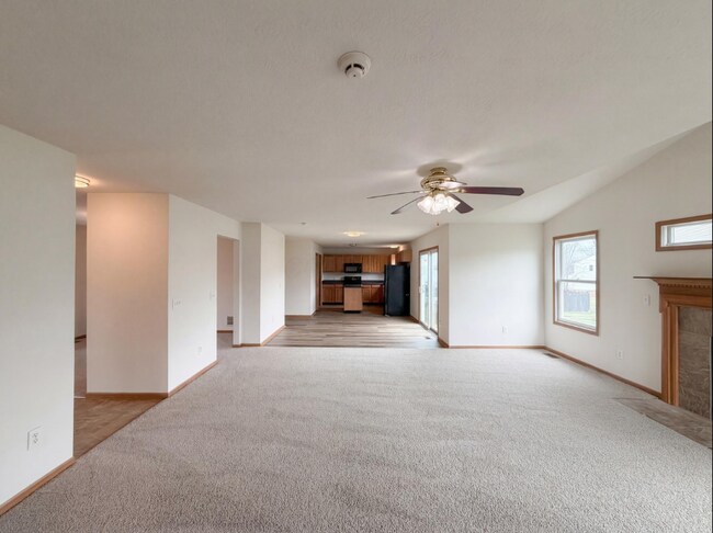 Building Photo - 1000 Hidden Cove Way