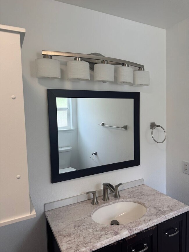 Building Photo - Spacious 4-Bedroom in Clearwood – Gated Co...