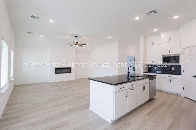 Building Photo - Stunning New Construction Simmons Home - 5 Bed 3 Bath - Pond View & Full Appliance Package!
