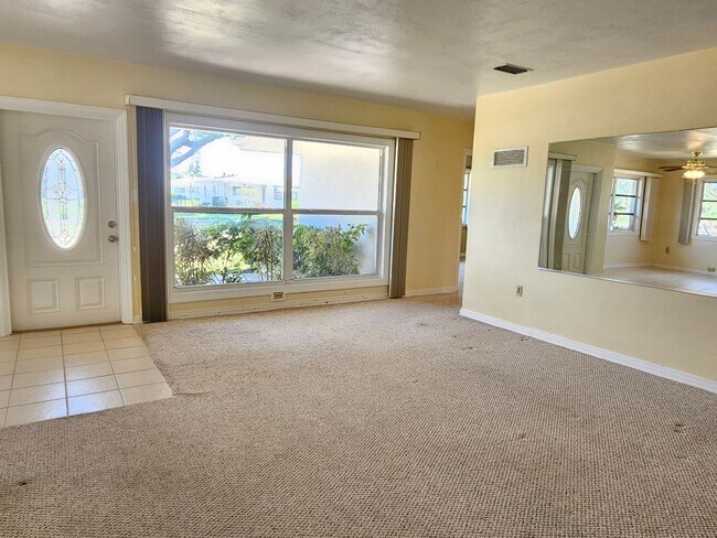 Building Photo - Venice Island – North of Venice Ave - Annual Single Family Home– Minutes from Venice Beach, Mains...