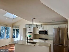 Building Photo - 8233 Fairview Rd