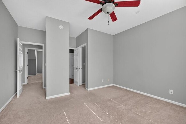Building Photo - Unique Centennial Townhome