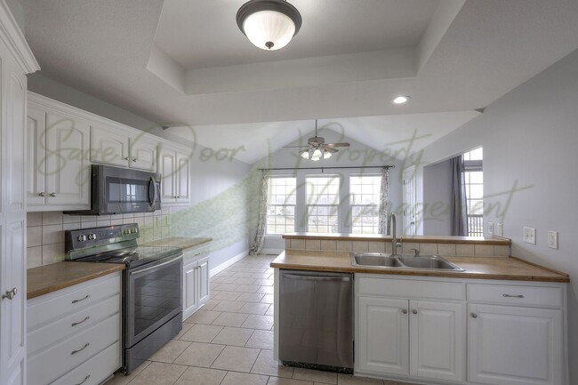 Building Photo - COMING SOON IN GRAIN VALLEY!!!