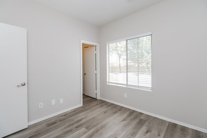 Building Photo - 7660 E Baltimore St