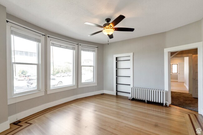 Building Photo - 480 N 300 W