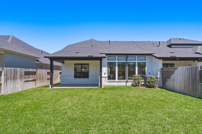 Building Photo - 10126 Water Harbor Dr