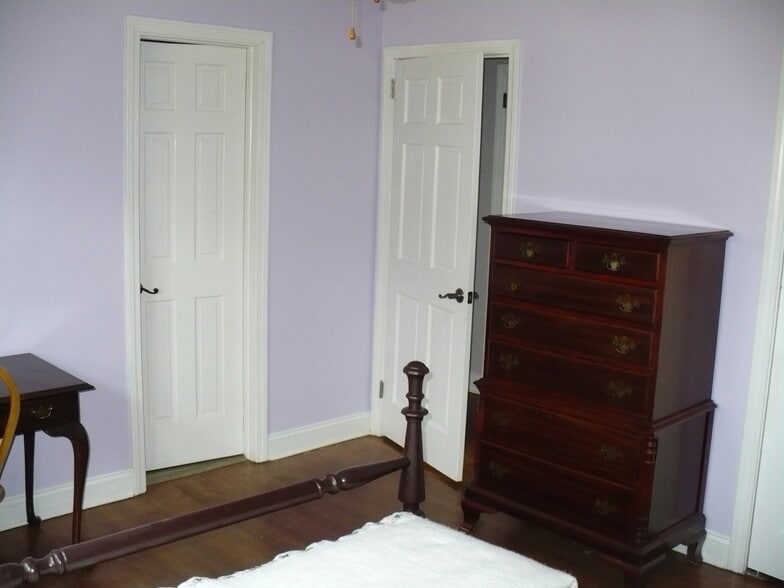 Master Bed - 30 Affeldt Dr