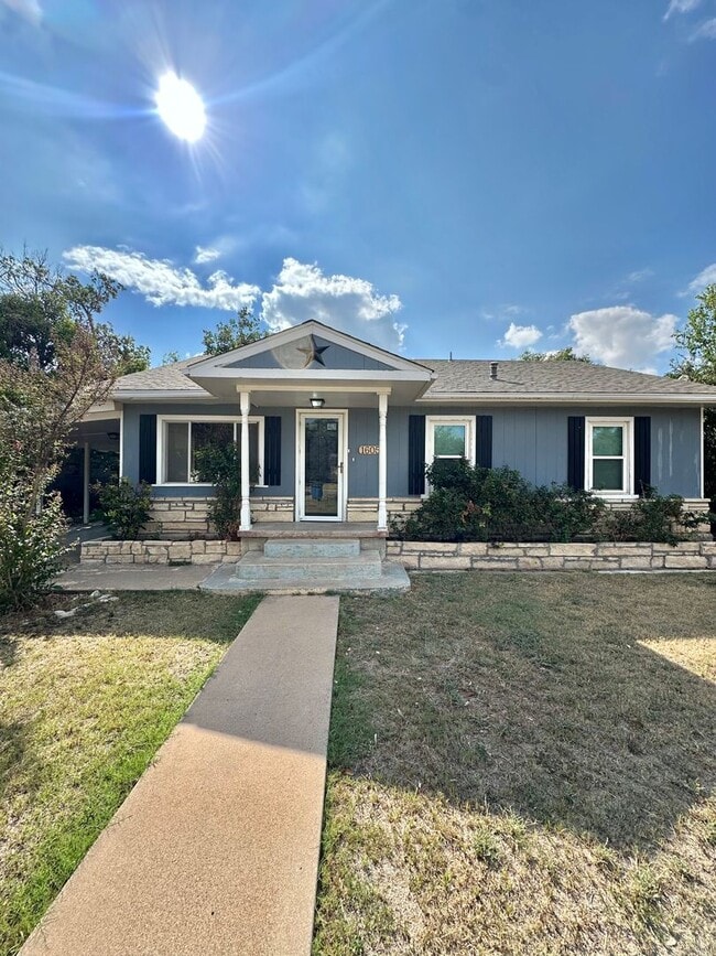 Building Photo - 1605 Kenwood Dr