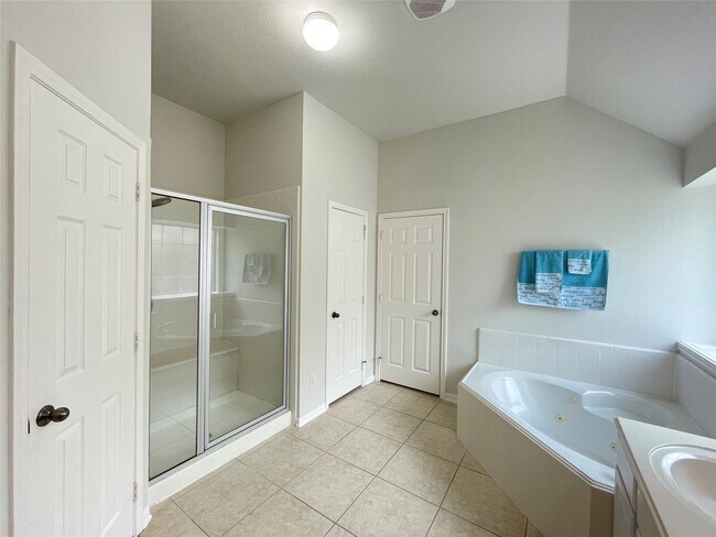 Building Photo - 17606 Mossy Brook Ct