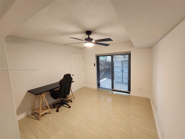 Building Photo - 1150 SW 118th Terrace