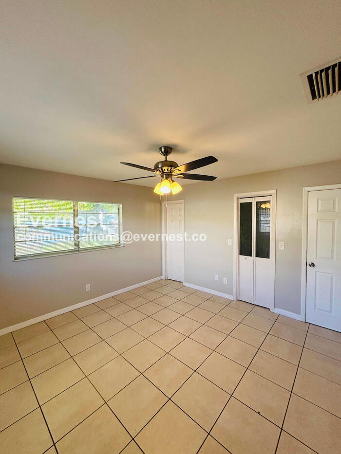 Building Photo - 4420 Snapper St