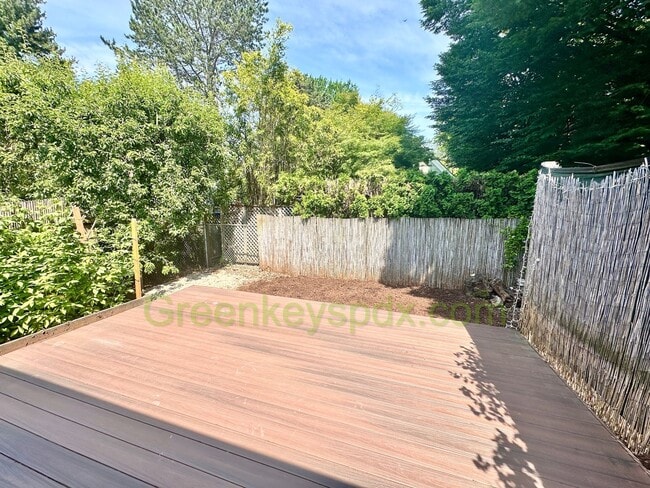 Building Photo - 3-Bedroom, 2-Bathroom House with Attached ...