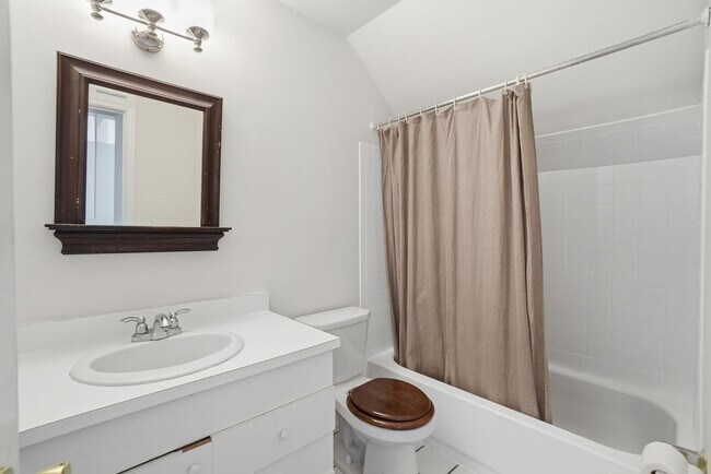 Building Photo - Charming Historic Capitol Hill Loft | 1 BR + Lofted Bedroom