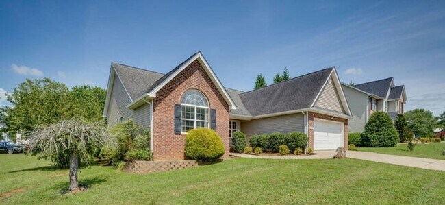 Building Photo - 205 Rockingham Meadows Dr