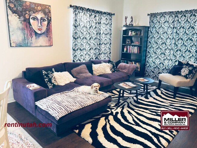 Building Photo - COMING SOON!! Beautiful Townhouse For Rent!!
