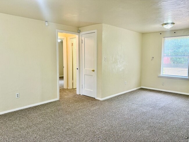 Building Photo - 3152 SW 39th St