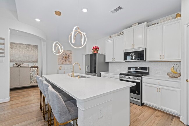 Building Photo - 24239 Golden Fallow Dr