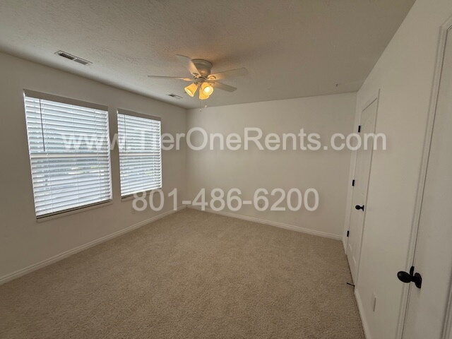 Building Photo - NO DEPOSIT option available for qualified ...
