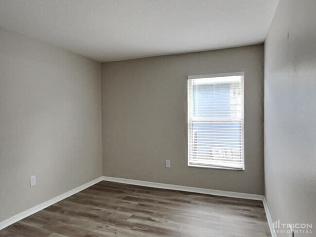 Building Photo - 14232 Colonial Lakes Dr