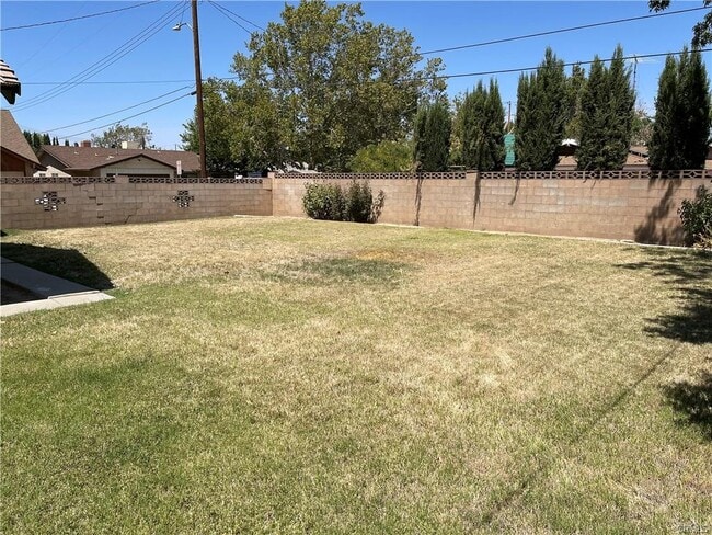 Building Photo - 1553 Albret St