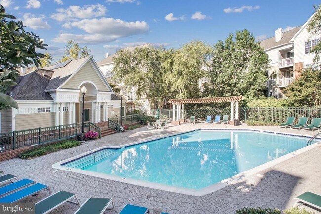 Building Photo - 12905 Alton Square