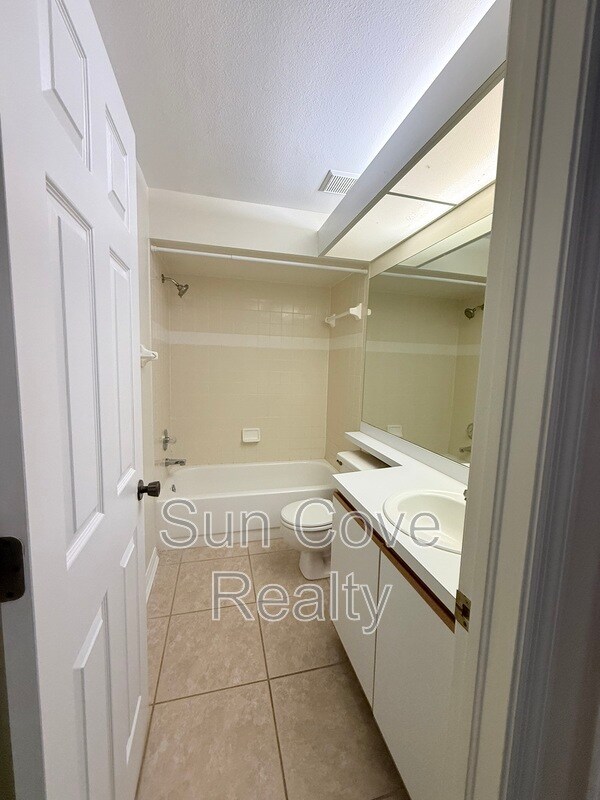 Building Photo - 5215 Lochmead Terrace